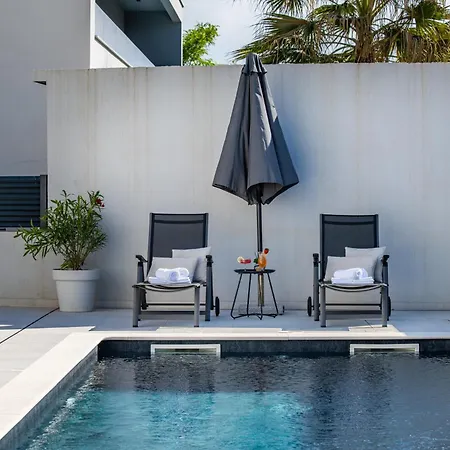 Martina - Crowonder Luxury Rent Villa