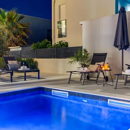 Martina - Crowonder Luxury Rent Villa *