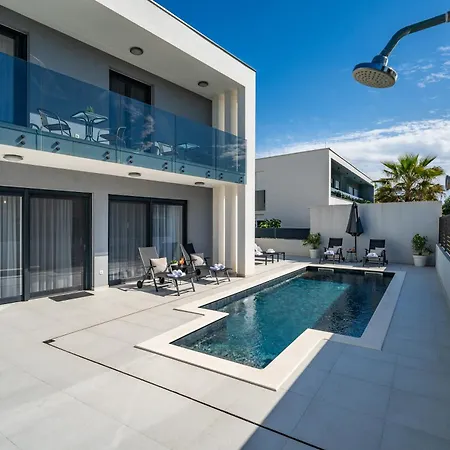 Villa Martina - Crowonder Luxury Rent Zaton (Zadar)