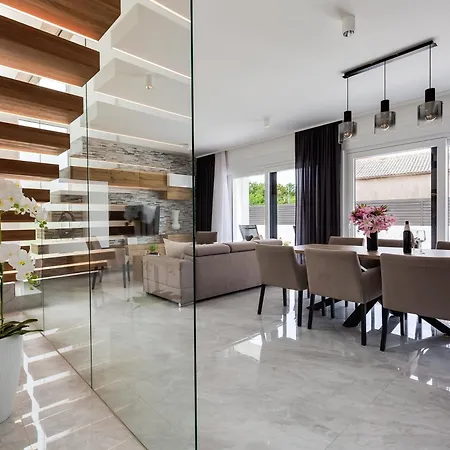 Martina - Crowonder Luxury Rent Vila Zaton (Zadar)
