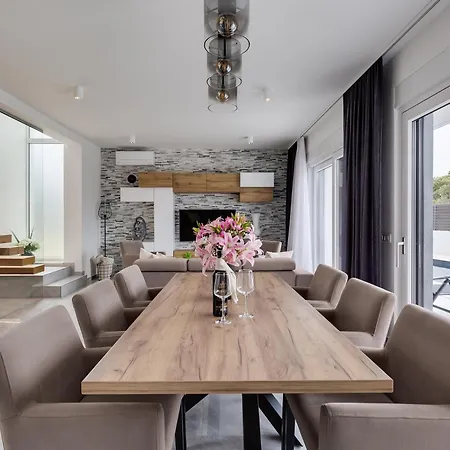 Martina - Crowonder Luxury Rent * Zaton (Zadar)