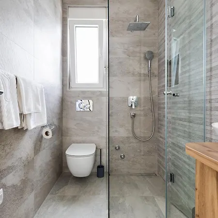 Martina - Crowonder Luxury Rent Villa *
