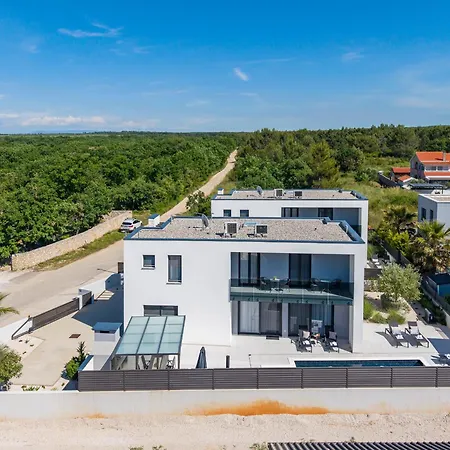 Martina - Crowonder Luxury Rent Zaton (Zadar)