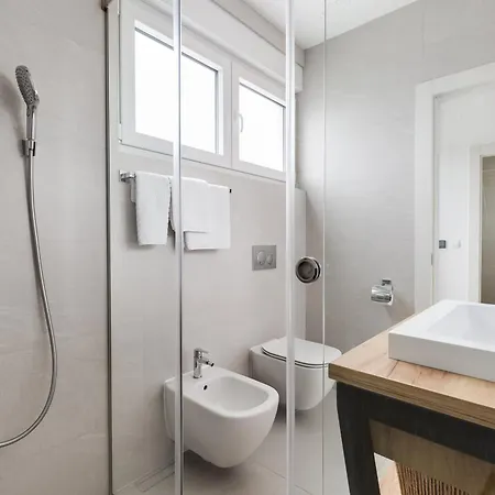 Martina - Crowonder Luxury Rent Villa *