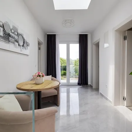 Martina - Crowonder Luxury Rent * Zaton (Zadar)