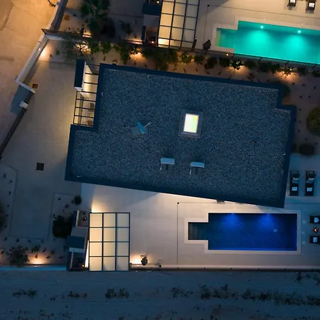 Martina - Crowonder Luxury Rent Villa Zaton