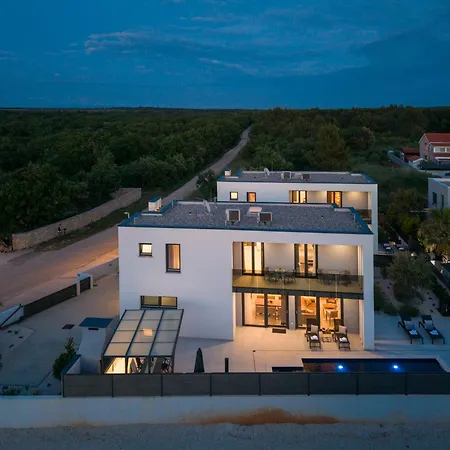 Villa Martina - Crowonder Luxury Rent