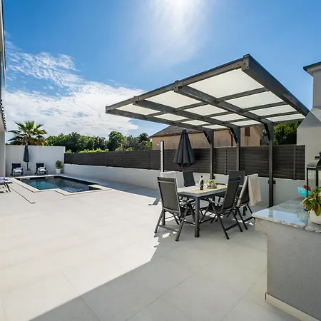 Martina - Crowonder Luxury Rent * Zaton