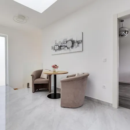 Villa Martina - Crowonder Luxury Rent